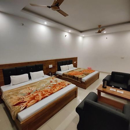 Alaknanda Motel & Restaurant Rudraprayāg Kültér fotó