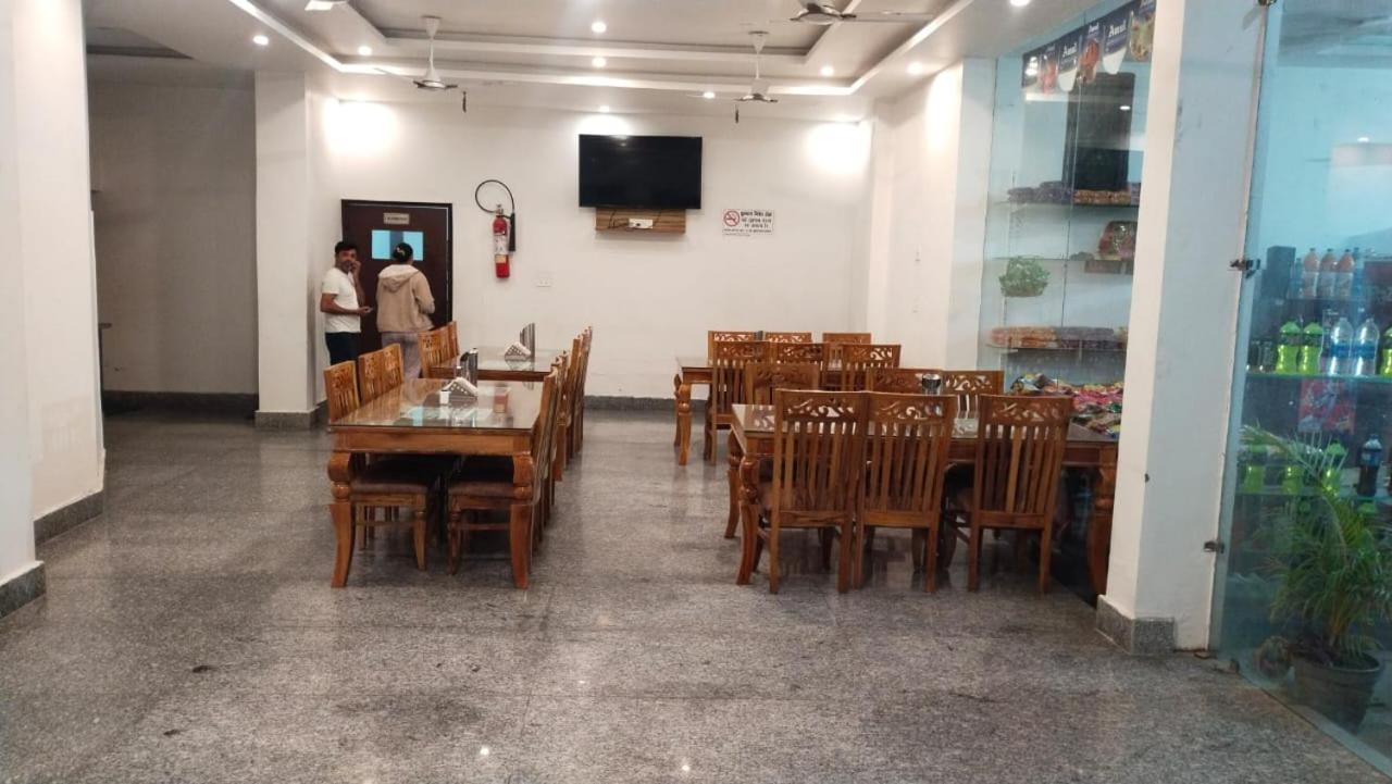 Alaknanda Motel & Restaurant Rudraprayāg Kültér fotó