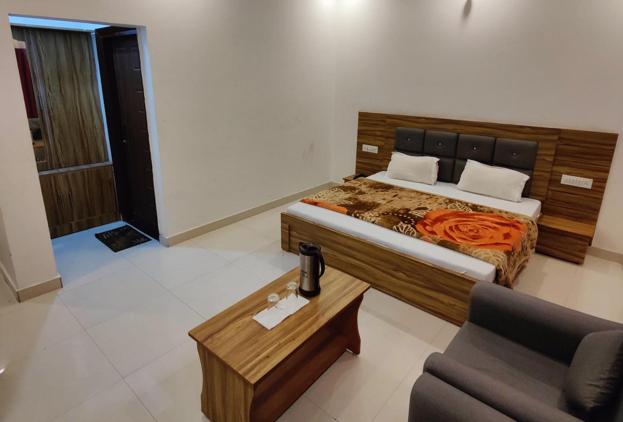 Alaknanda Motel & Restaurant Rudraprayāg Kültér fotó
