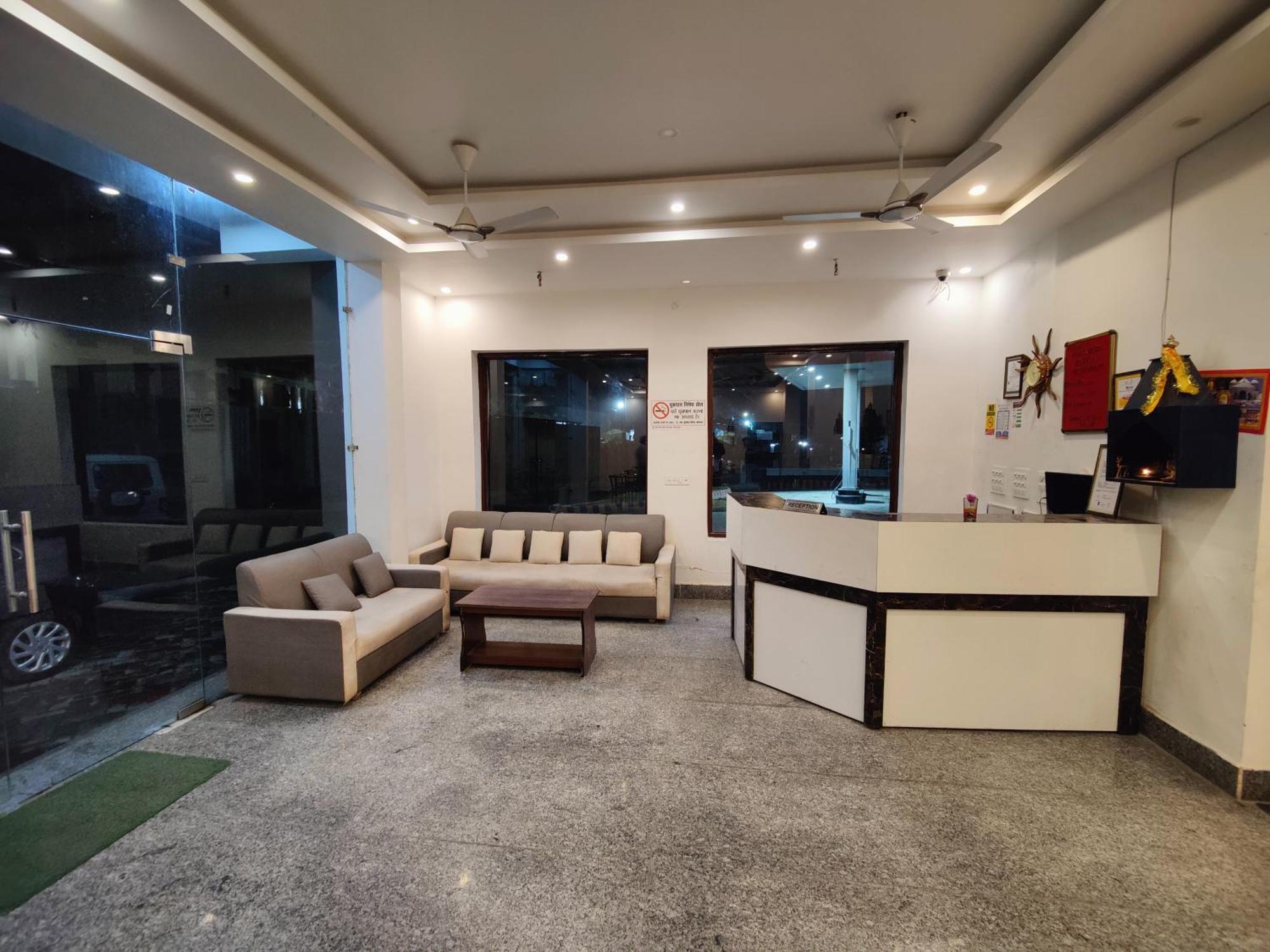 Alaknanda Motel & Restaurant Rudraprayāg Kültér fotó